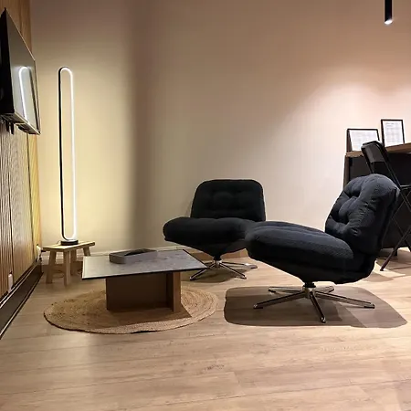 Dernier Etage Renove, Balcon, Centre * فيشي
