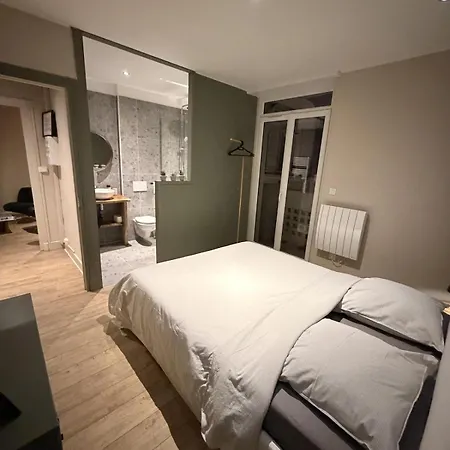 شقة Dernier Etage Renove, Balcon, Centre *